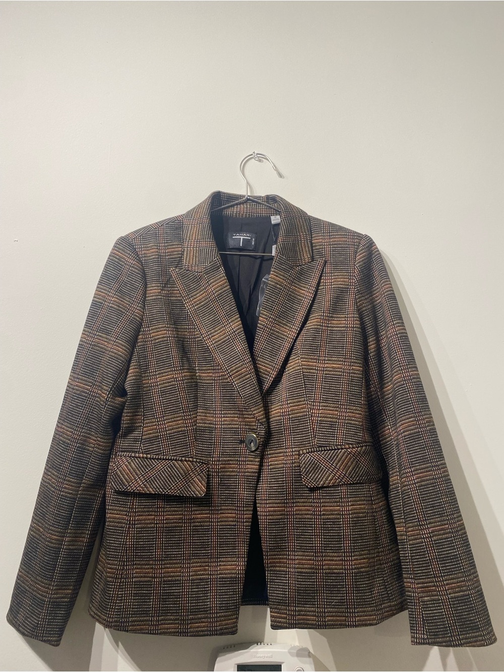 T Tahari Brown and Black Plaid Single-Button Blazer